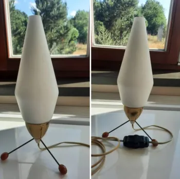Stolní svítidlo, raketa